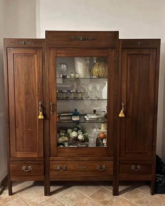 Credenza antica