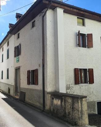 CASA DI TESTA CON GIARDINO - ABITABILE DA SUBITO!