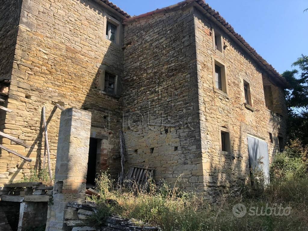 Rustico / Casale di 420 m² con 3 locali e posto au - Vista 2