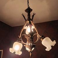 Lampadario con lampade a fiore