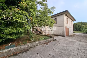 VILLA CON GIARDINO E TAVERNA
