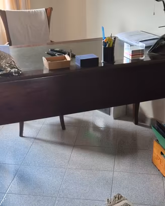 scrivania in pelle 