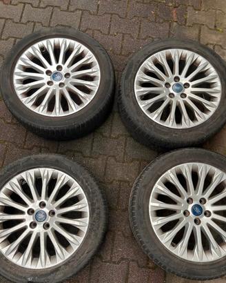 cerchi in lega da 17 Ford 