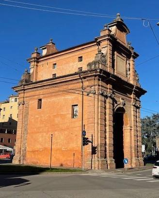 Attività / Licenza di 25 m² con 2 locali a Bologna