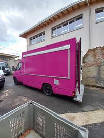 AUTONEGOZIO paninoteca ambulante food truck