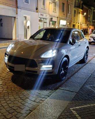 PORSCHE MACAN 2000 BENZ. T