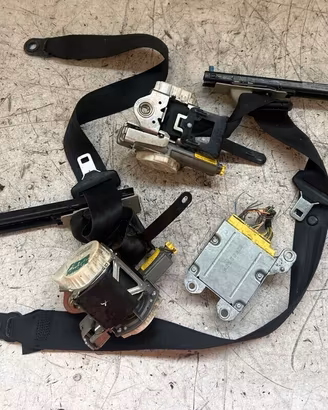 AIRBAG E CINTURE DI SICUREZZA FORD