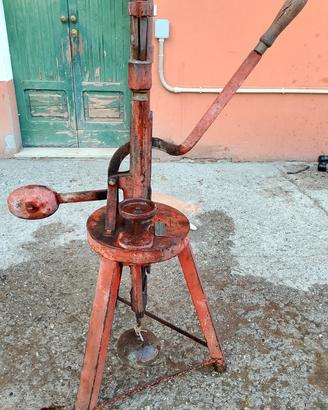 Antica tappatrice bottiglie vino Borrello Asti