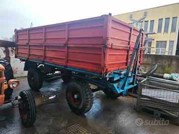 Rimorchio agricolo ribaltabile trilaterale 4x2