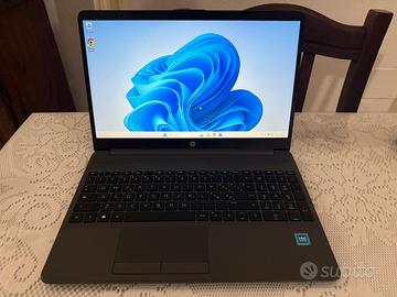 Portatile HP250 G9 laptop 15.6”