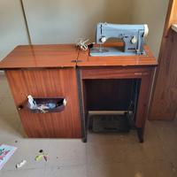 macchina da cucirr Necchi