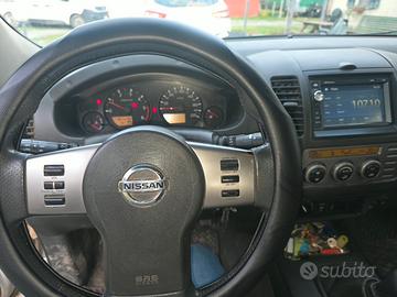 NISSAN NAVARA D40 