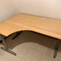 Scivania Ikea Galand angolare