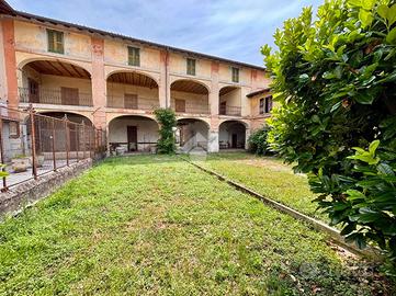 RUSTICO A CASTEL ROZZONE