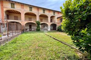RUSTICO A CASTEL ROZZONE