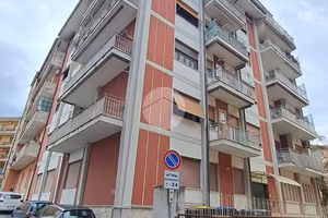 3 LOCALI A FROSINONE