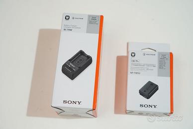 SONY Batteria NP FW50 + Caricabatterie BC TRW