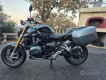 BMW R1200R