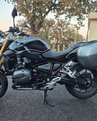 BMW R1200R