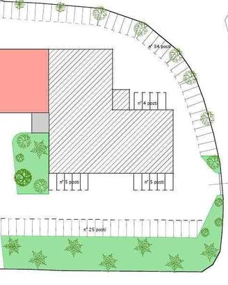 Immobile di 300 m² con 5 locali e posto auto a Por