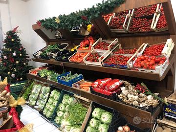 espositori e bancone per negozio ortofrutta