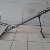 Espositore , cicli , telai ,caschi ,1 strumento d