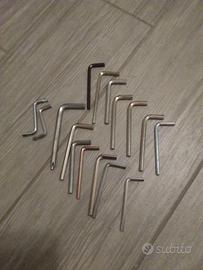 Set brugole di varie forme e dimensioni