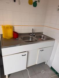 Frigo e lavello inox