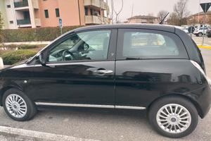 Auto Lancia Ypsilon 
