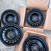 cerchi e borchie e ruota di scorta