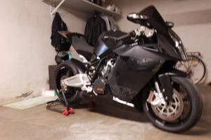 Ktm-rc-8rrs-zadi. rara