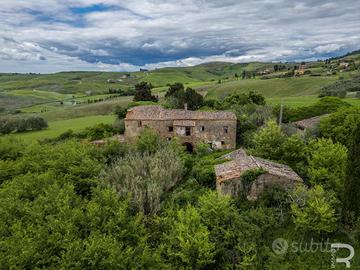 Casale da ristrutturare con splendida vista