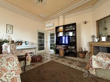 Ampio ultimo piano con terrazzo a livello vivibile