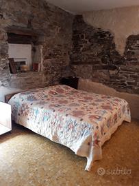 Casa in pietra con confort e cucina