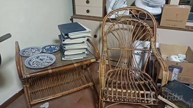 Poltrona e tavolino in rattan