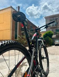 Bicicletta Rockrider ST 530 S (nera/rossa)