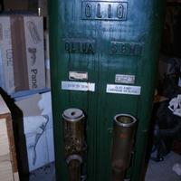 Raro e antico distributore olio