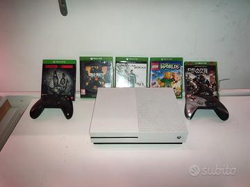 xbox One S + 2 controller + 5 giochi + cavi