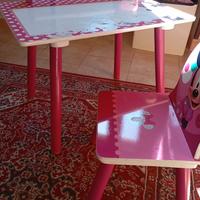 tavolino bimba di Minnie tutto in legno 
