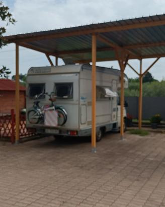 Posto/rimessaggio coperto per camper/barca