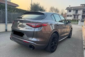 Stelvio veloce 210cv  2021 UNICOPROP-km originali