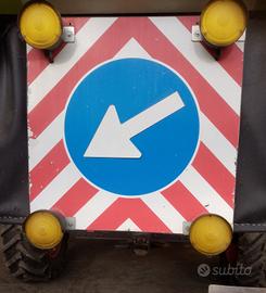 cartello per macchine operatrici con luci lampeggi