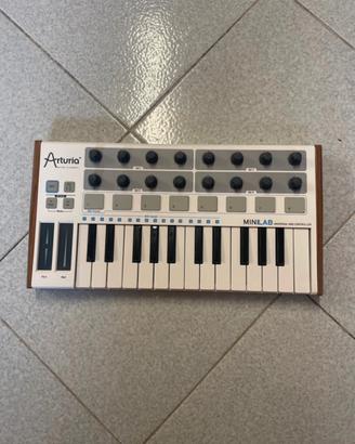 ARTURIA MINILAB UNIVERSAL MIDI CONTROLLER