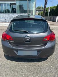 OPEL ASTRA 2011