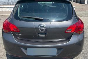 OPEL ASTRA 2011