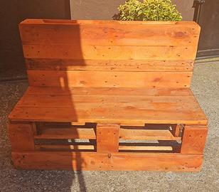 Divano/panca in pallet da giardino