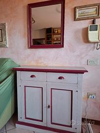 Ingresso con cassetto e specchio 