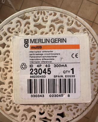 Interruttore differenziale Merlin Gerin multi 9