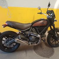DUCATI SCRAMBLER 800 ICON