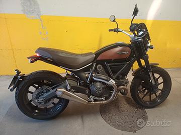 DUCATI SCRAMBLER 800 ICON